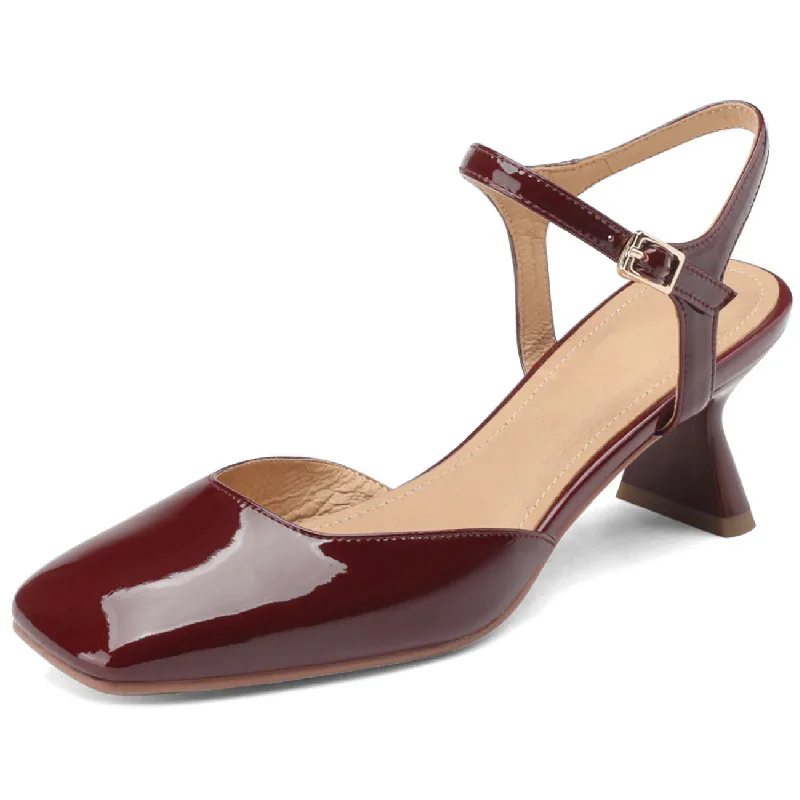 Elegant leather sandals with square toe and unique heels