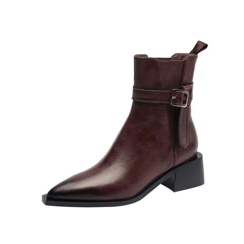Split leather ankle boots with pointed toe and square heel