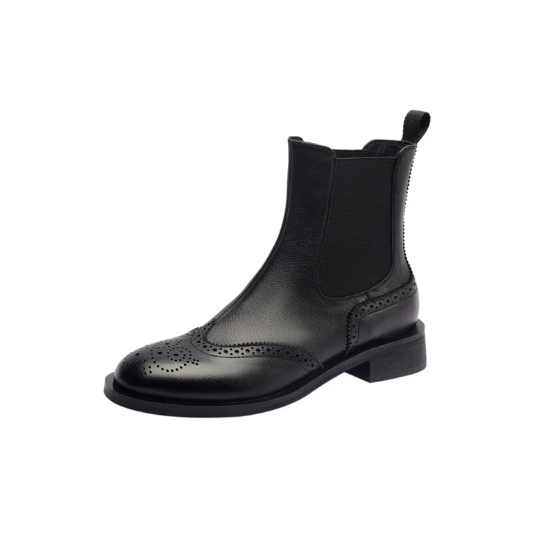 Elegant leather oxford boots with thick heels