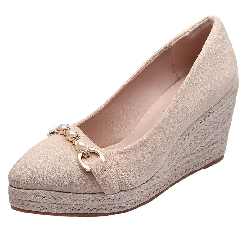 Wedge sandals with metal beads and thick heels