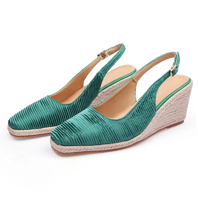 Summer wedge heels in black and green