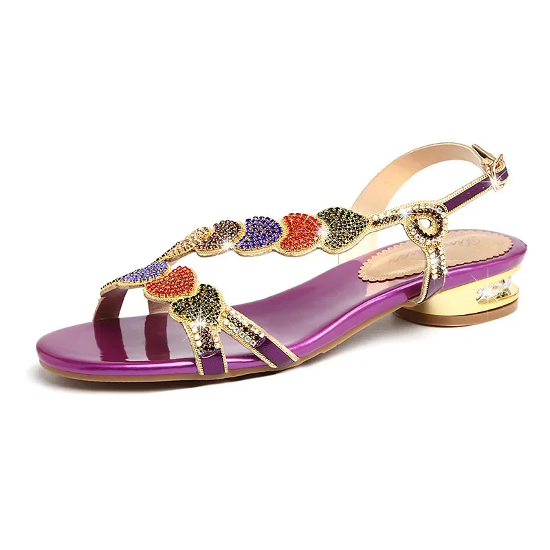 Leather rhinestone sandals with low heel and flower design