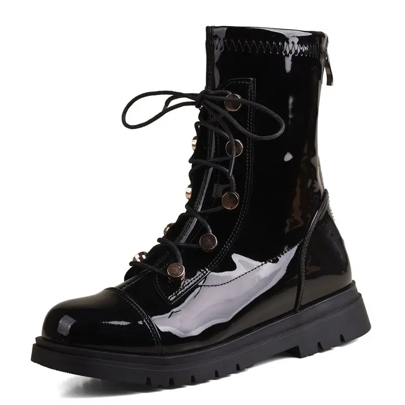 Stretchy retro boots with thick heels and zipper closure