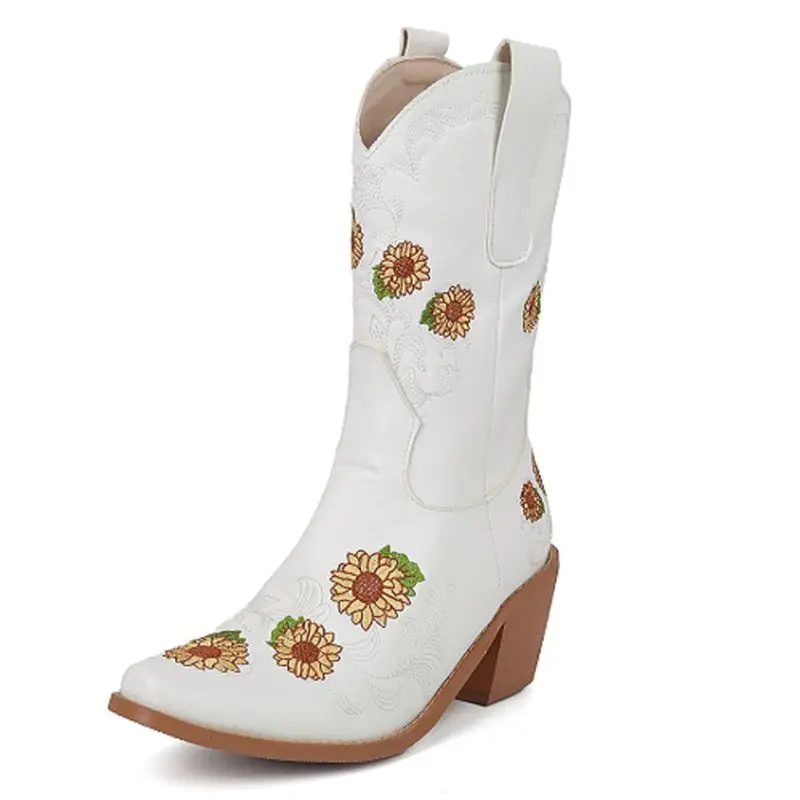 Western boots with square toe and chunky heels