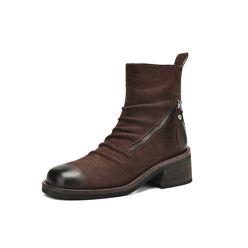 Chunky heel ankle boots in genuine leather
