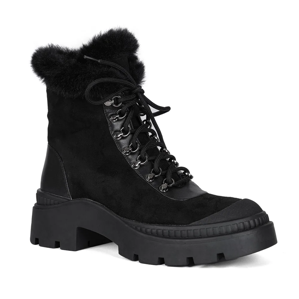 Casual ankle boots with plush lining and waterproof design