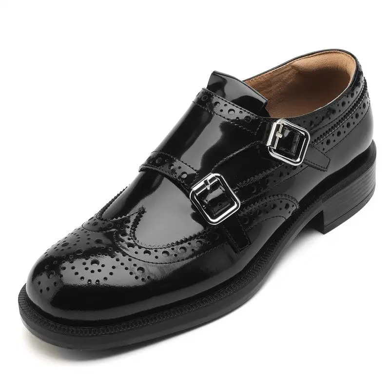 Patent leather oxford shoes with low heels
