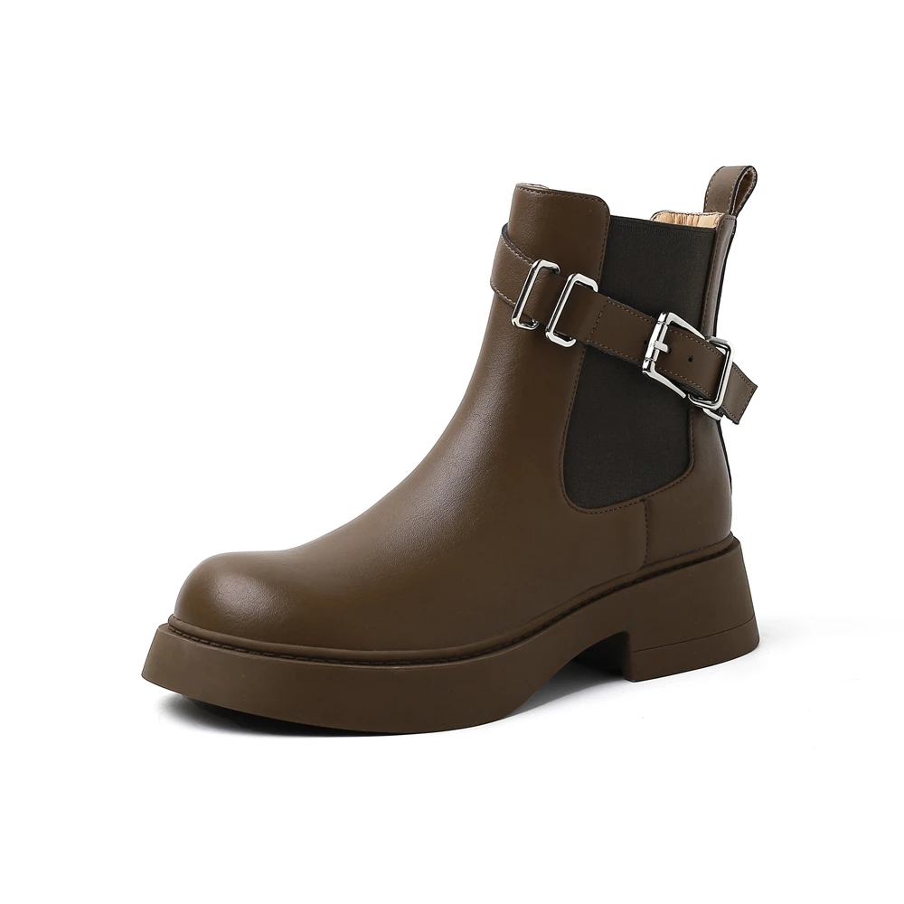 Leather motorcycle boots with chunky heels and round toe