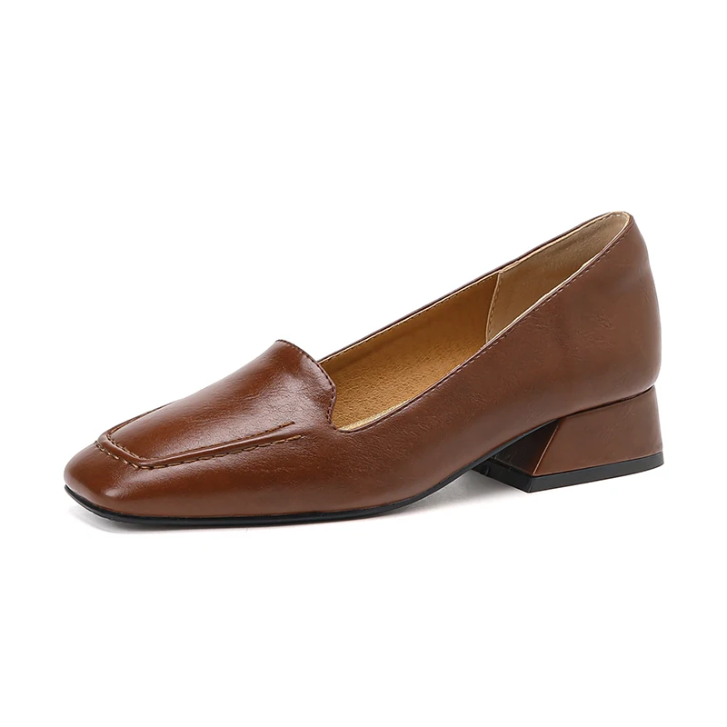 Pu splicing low block heel square toe pumps