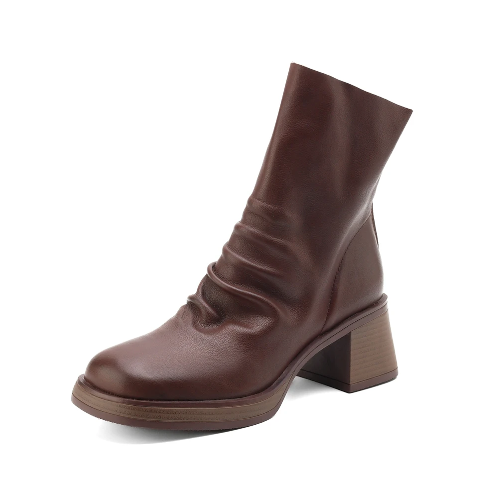 Matte leather ankle boots with chunky heel